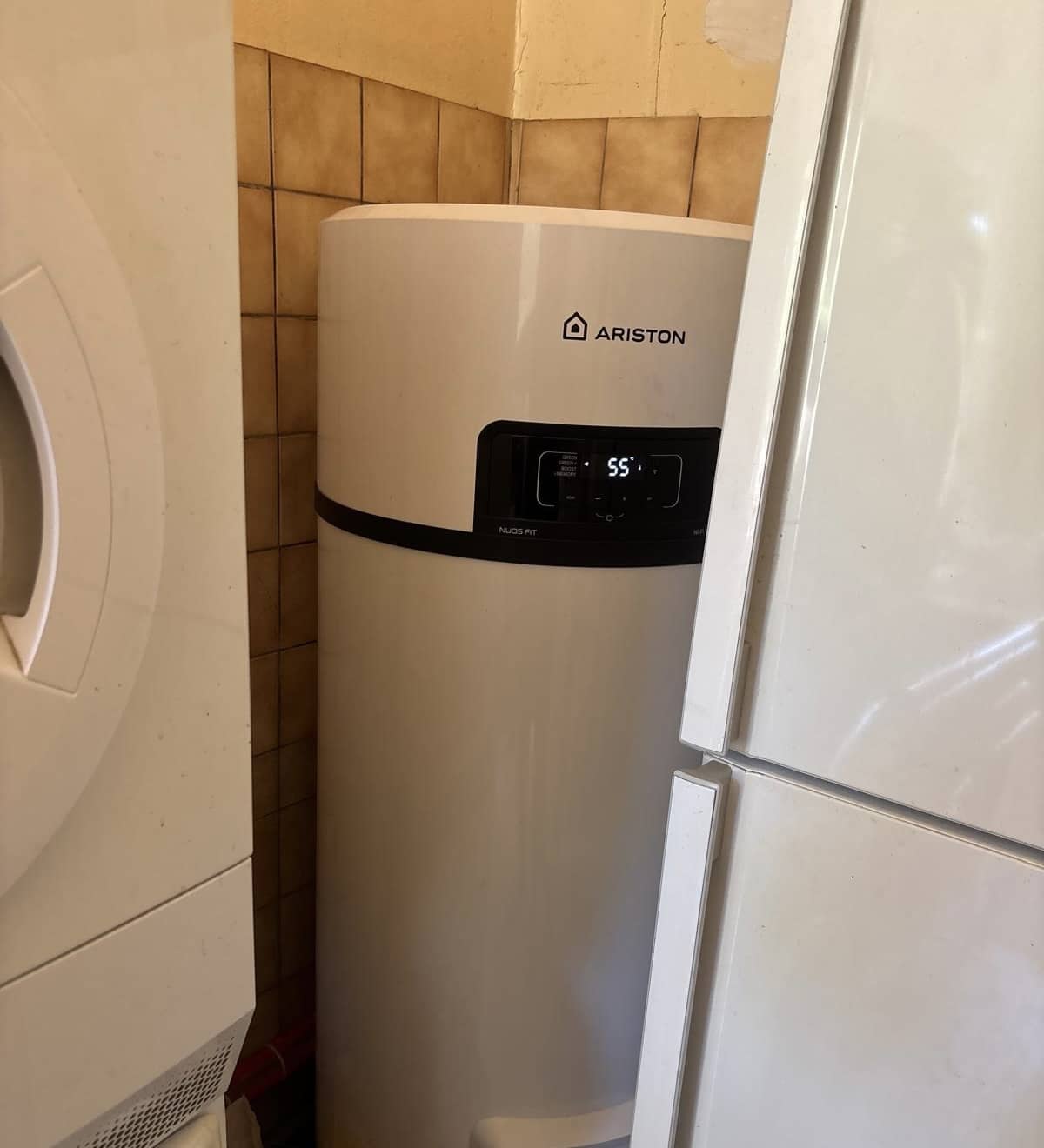 Ariston Nuos Fit — intégration en buanderie