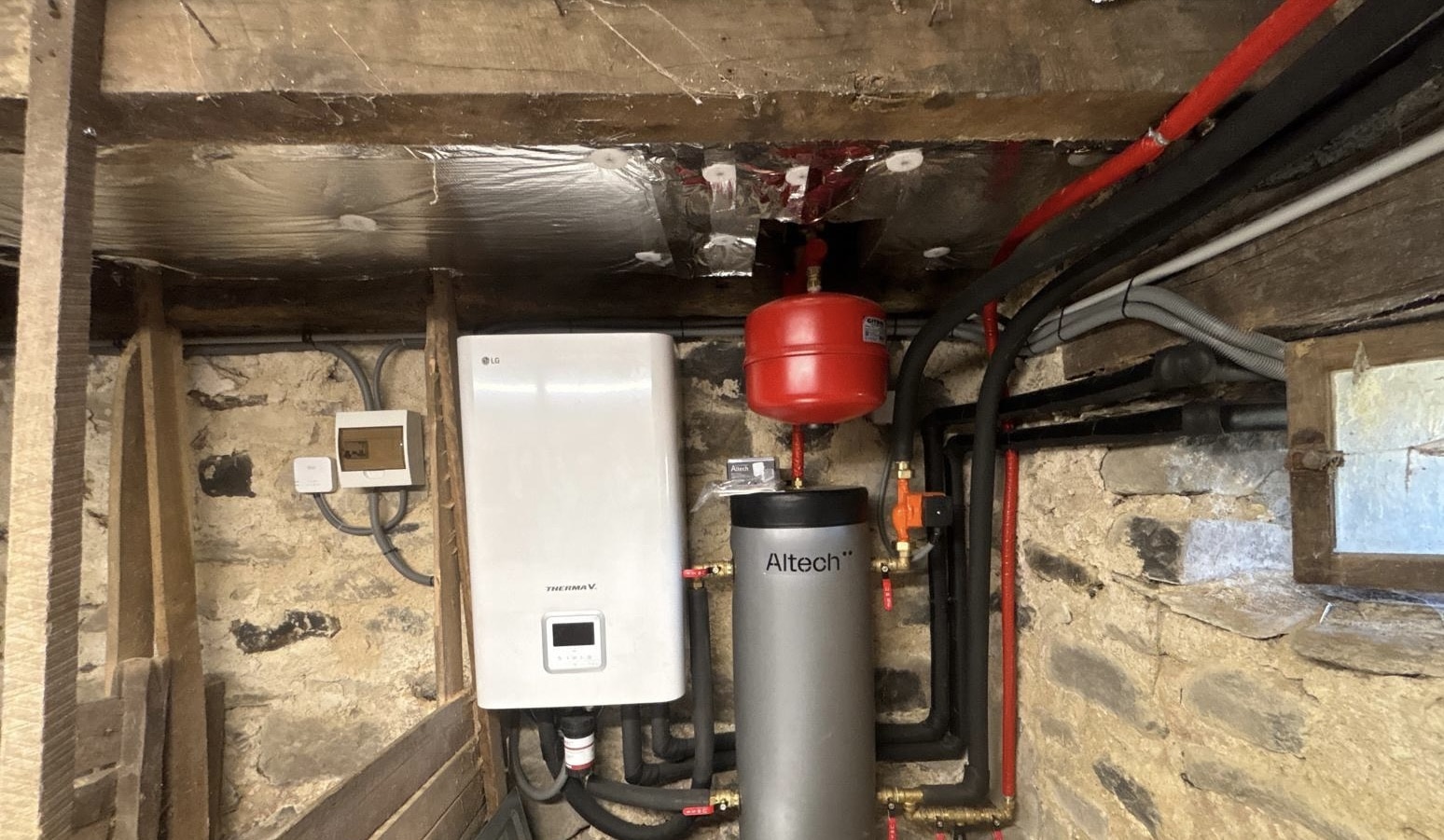 Chaufferie LG Therma V + ballon tampon Altech